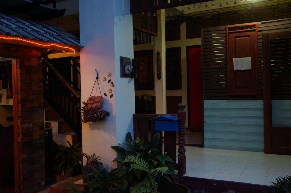 Tanyahouse Hotel Chiang Rai Bagian luar foto
