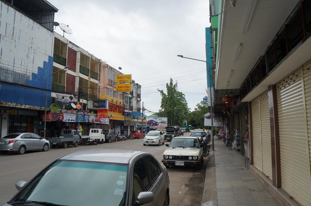 Tanyahouse Hotel Chiang Rai Bagian luar foto